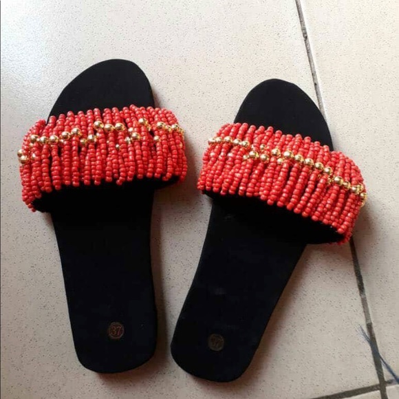 Hand beaded slippers - Picture 6 of 6
